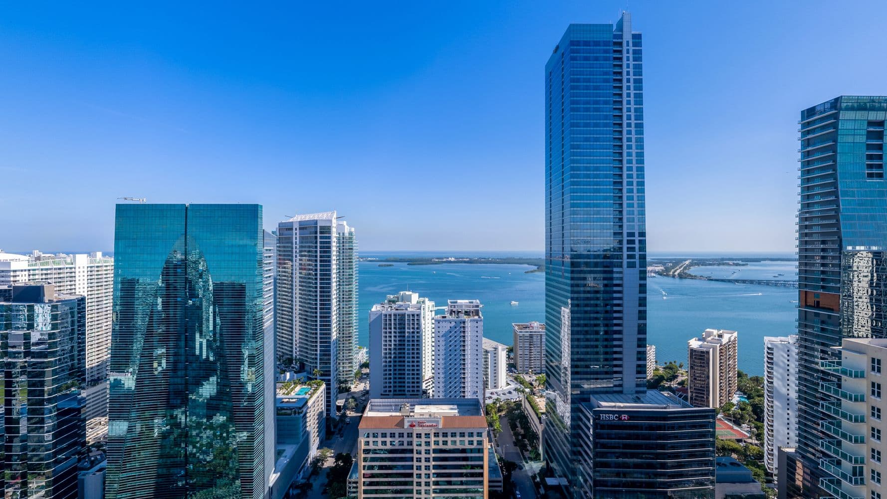 Vista real hacia el este desde el piso 36 (400 pies)