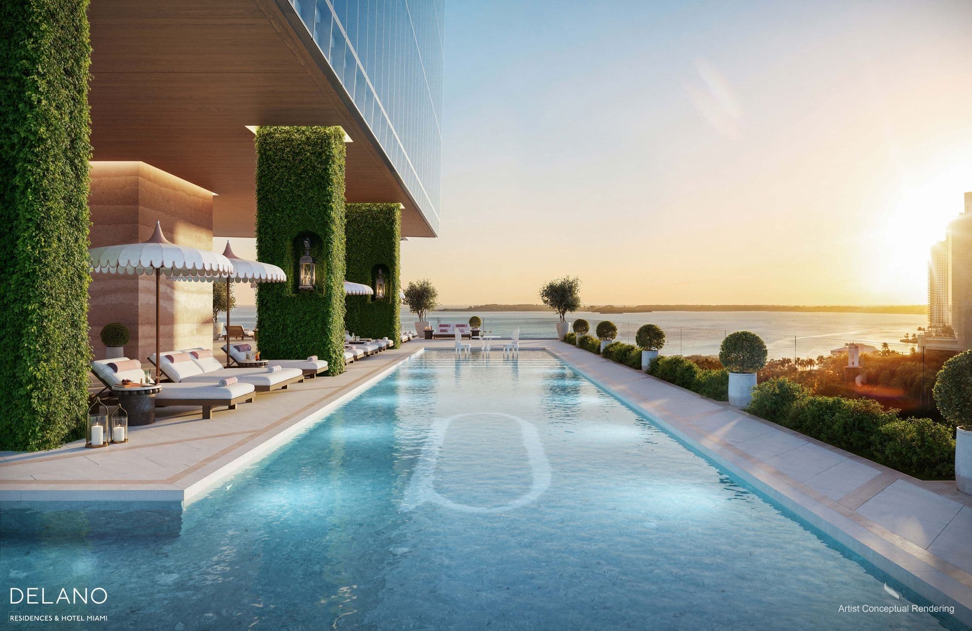 La piscina estilo resort, frente a la bahía