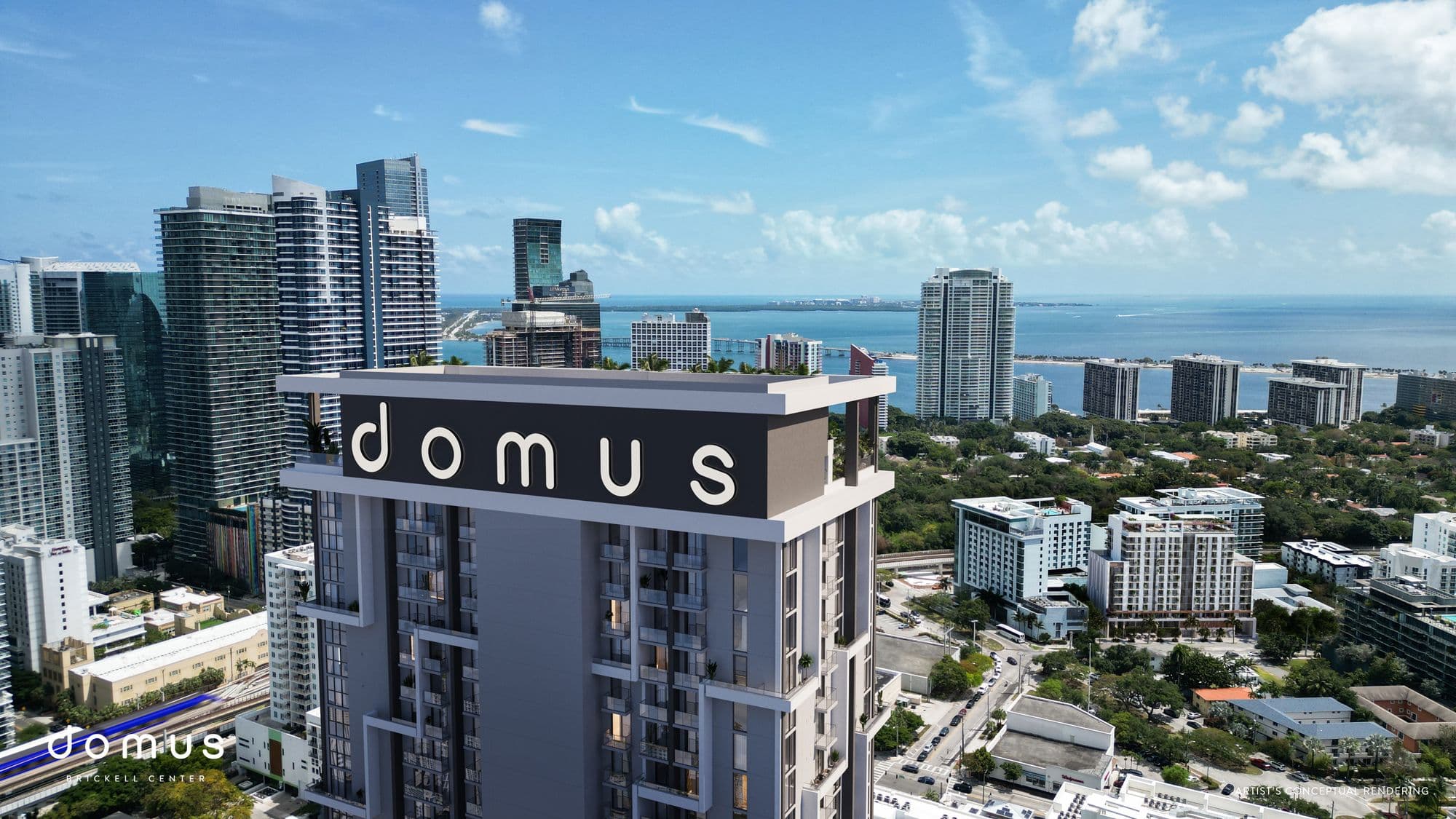 La azotea de Domus con Brickell y la bahía al fondo