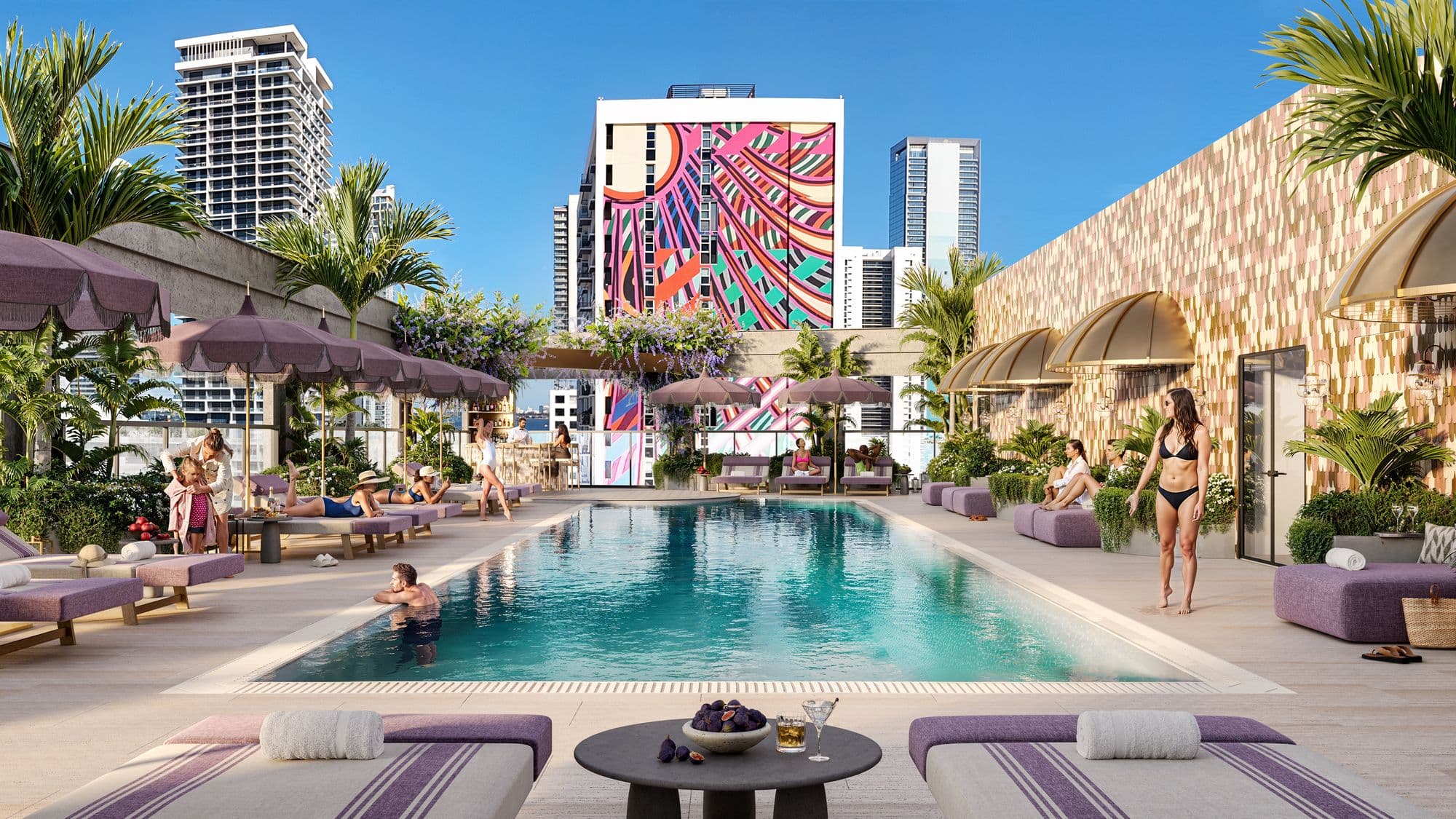 Piscina estilo resort en la azotea